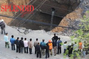 В разборе завалов на трассе в Китае приняли участие 500 спасателей